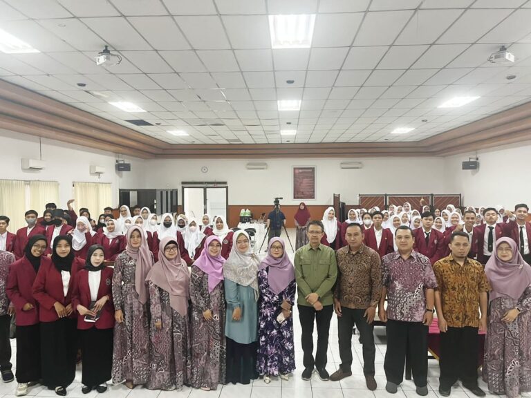 Kuliah Perdana D3 Keperawatan Hadirkan “Nursepreneur”