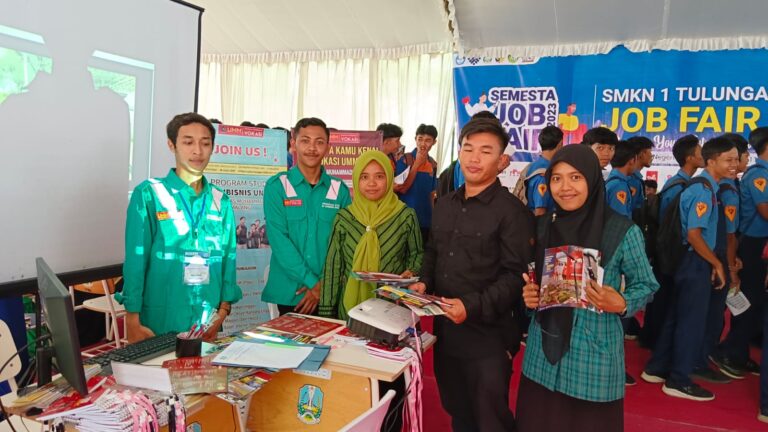 Prodi Sarjana Terapan Agribisnis Unggas Ikuti Job Fair dan Edu Fair di SMK Negeri 1 Tulungagung, Peserta Mencapai 1000 Orang