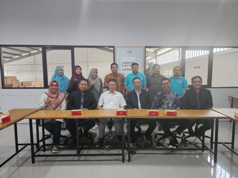Kerjasama Teaching Factory Vokasi UMM dengan Dea Bakery, Siapkan Container Outlet