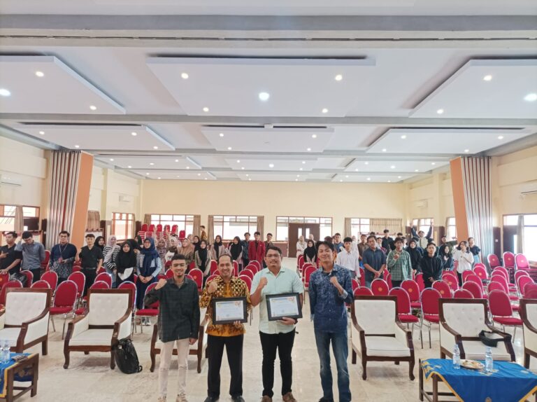 Dosen D3 Perbankan Jadi Pembicara di Seminar Nasional Market Outlook 2024